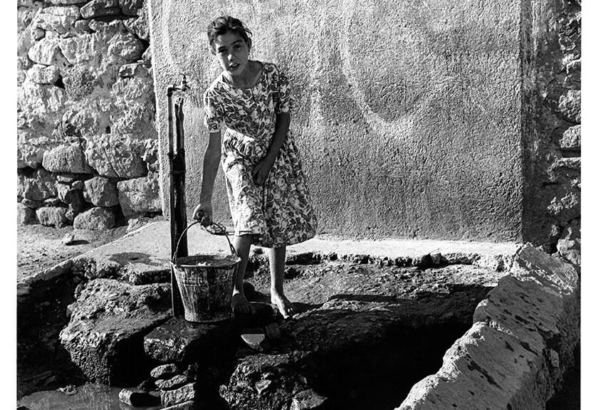 Lisetta Carmin, Joyeuses voix dans le noir. Photographies en Sardaigne 1962–76 (exposition)