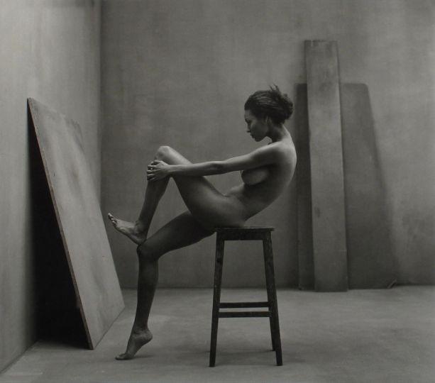 Elle ne garde rien sauf le silence (Le cas niche)