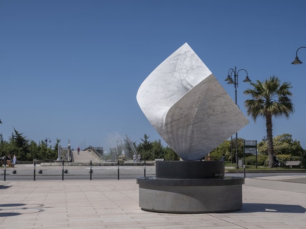 Gustavo Vélez, Le dimensioni dell'equilibrio